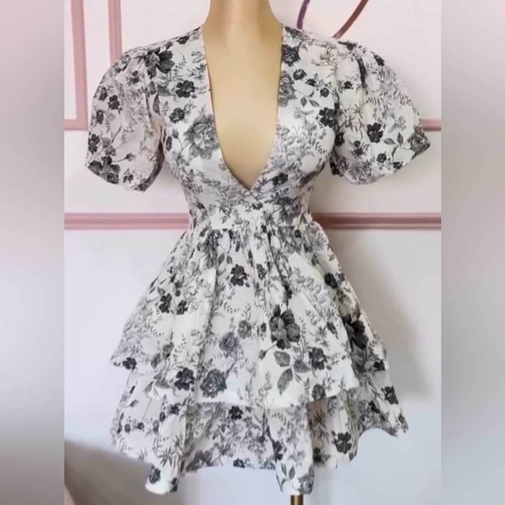 NWT Floral Black and White Dress Size Small